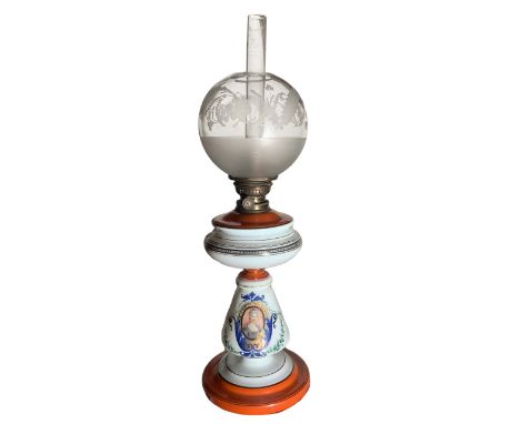 Lamp in opal with orange base with cameo depicting a noblewoman's face. Late nineteenth century. H 55 cm