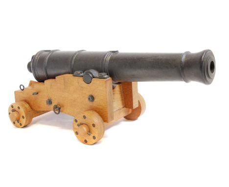 Model 32 pounder cannon, one eighth scale inert gun, made as a copy of a Nelson era ships gun, produced by H.L. Pearson of Du