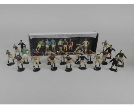 A collection of vintage lead model soldiers and other figures, including field medical staff, Beefeaters, Chelsea Pensioners 