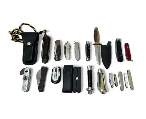 A selection of pocket knives and penknives (19), including examples issued for BP, Michelin, Bearcat, "Girl Guides" and other