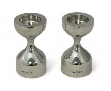Robert Welch, pair of Robert Welch hourglass form silver candle holders. Hallmarks for Robert Welch, London 1985. Weight 435g