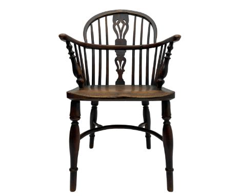 19th century yew wood and elm Windsor chair, double hoop and stick back with pierced splat, dished seat on turned supports jo