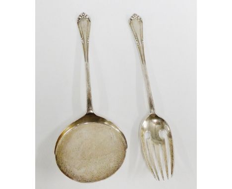 George V silver servers to include a spoon and fork, makers mark for Josiah Williams & Co,  London 1911 (2) 