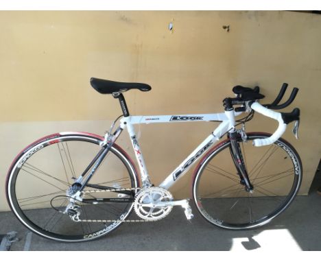 A Look HM Carbon Light K racing bike with Campagnolo wheels and 10 speed Exa Drive gears