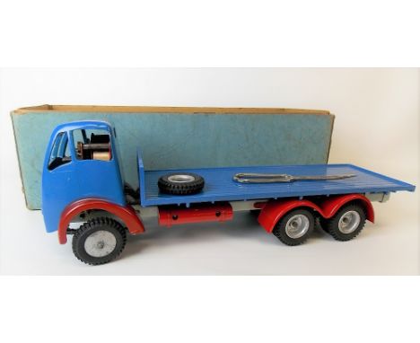 Shackleton Mechanical scale model Foden F.G. (platform-type) in blue and red and within original box.