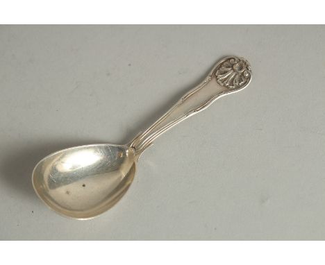 A WILLIAM IV SILVER CADDY SPOON. London 1833.