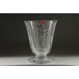 A GOOD BACCARAT ENGRAVED TAPERING VASE. 7ins high, 5.5ins diameter on a plain circular base.