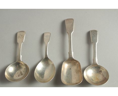 FOUR GEORGE IV AND WILLIAM IV FIDDLE PATTERN CADDY SPOONS. London 1820, 182, 1825, 1832.