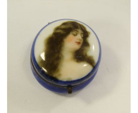 A late 19th century French trinket pot, c.1920