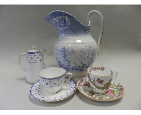 Decorative ceramics and tablewares to include a Royal Crown Derby part teaset, a Worcester first period blue printed tea bowl