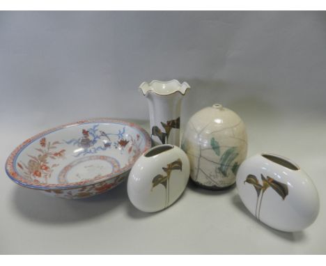 A Chinese Imari fruit bowl, an East Asian art pottery vase, possibly Korean, a set of three modern Japanese decorative vases,