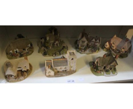 Lilliput Lane - a shelf containing a selection of 7 properties