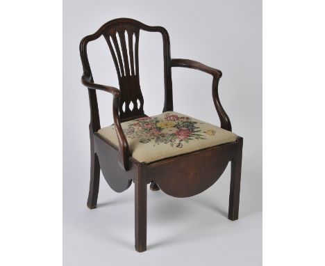 A GEORGIAN MAHOGANY COMMODE CHAIR with splat back