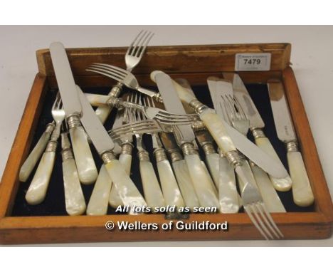 *Antique 24 piece silver plate and mother of pearl canteen of cutlery (Lot subject to VAT) (LQD98)