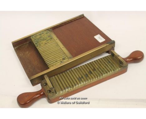*Antique 19th Century Apothecary / Chemist Mahogany Pill Press Roller And Board - (Lot Subject To VAT) [LQD100]