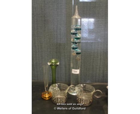A glass Galileo thermometer, two small glass vases and two glass Schott Verran coffee cups (5)