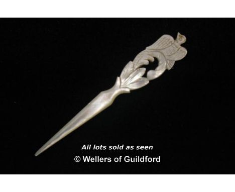 *Mother of Pearl sewing peg top (Lot subject to VAT) (LQD98)