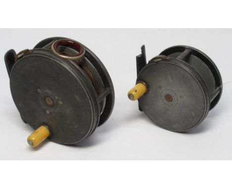 A HARDY PERFECT BRASS FACED 3.25 INCH FLY REEL, WINDING PLATE MARKED AROUND THE CENTRAL HUB WITH 'HARDY'S - PATENT - ALNWICK'