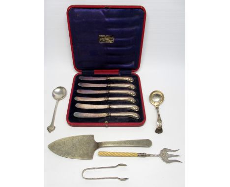 A SET OF SIX SILVER PISTOL GRIP HANDLED TEA KNIVES BY THOMAS BRADBURY &amp; SONS., SHEFFIELD , 1907, CASED, SAUCE LADLE, SPOO