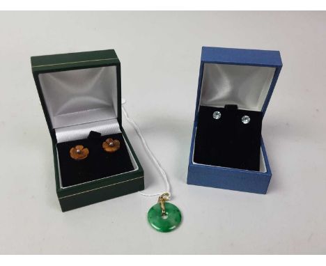 AQUAMARINE AND GOLD EARRINGS, ALONG WITH FURTHER JEWELLERY comprising a gold and jade pendant, and a pair of nine carat flora