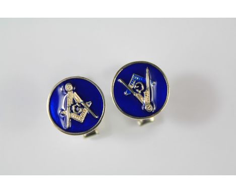 A Pair of Silver and Enamel Masonic Cufflinks, approx 8.5 gms, depicting the square and compass.