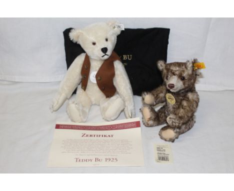 A Steiff replica teddy bear, "Teddy Bu 1925", limited edition 884 of 4000, having a white mohair covered body, wearing a snuf