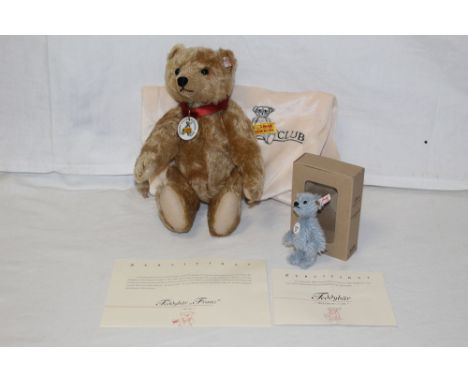 Two Steiff Club Edition 2004 teddy bears, comprising a "Franz" teddy bear, having a light brown mohair plush covered body, we