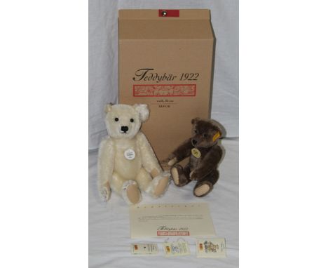 A Steiff replica teddy bear, "Teddy Bear 1922", limited edition, having a white mohair covered body, shoe button eyes, a work