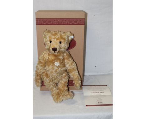 A Steiff 1905 replica teddy bear, "Teddy Boy", limited edition 1790 of 6000, having a blonde mohair covered body, with a work