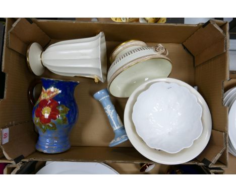 A mixed collection of items to include Large Wedgwood Ophelia patterned fruit bowl, similar Country ware bowl, Queens ware Ca
