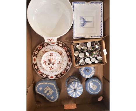 A mixed collection of ceramic items to include Wedgwood blue jasperware lidded pots, Kildare lidded tureen in the Imari palle