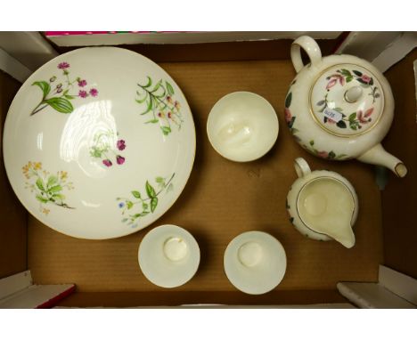 A mixed collection of items to include large Minton Meadow pattern fruit bowl, Wedgwood Ralph Lauren patterned vases, Wedgwoo