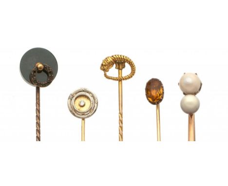 FOUR VARIOUS GOLD STICK PINS AND A CULTURED PEARL AND GOLD BAR BROOCH  various sizes, 11.5g++The lot in good condition