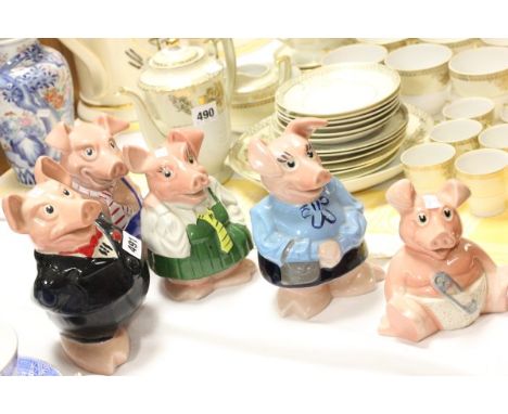 Set of Five Wade Natwest Pig Moneyboxes, Daddy throguh to Baby