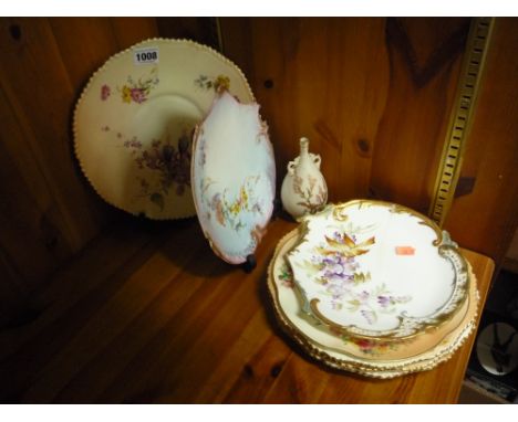 VARIOUS PIECES OF ROYAL WORCESTER, to include blush ivory plates, a bud vase etc (s.d.) (8)