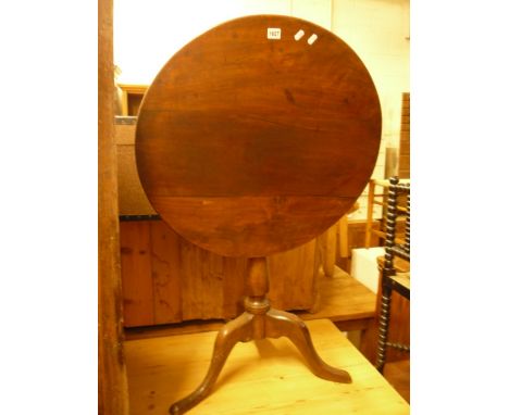 A GEORGIAN CIRCULAR TILT TOP TRIPOD TABLE, (s.d.)