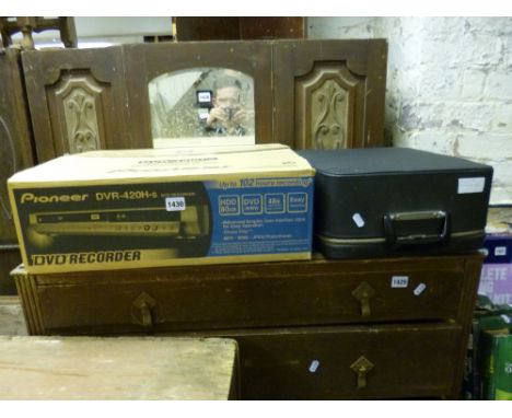 A PIONEER DVD RECORDER, and a typewriter (2)