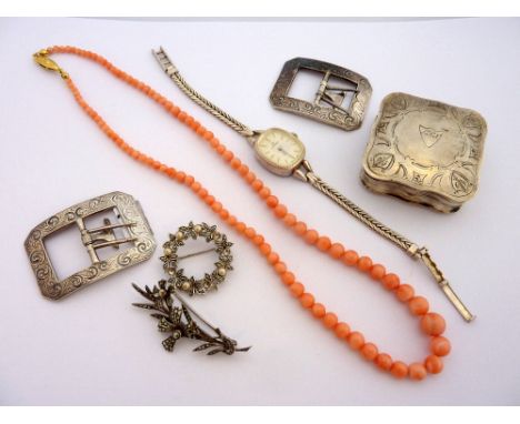 A SMALL COLLECTION OF ITEMS, to include buckles, trinket boxes and a necklace