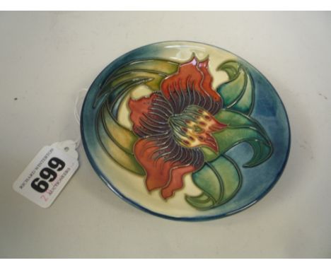 A MOORCROFT POTTERY TRINKET DISH, 'Anna Lily' design, green factory mark and dated 98