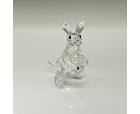 Mother with Baby Joey. Both have black eyes with beautiful cuts to catch the light. This item has its original box: 6.5"H x 3