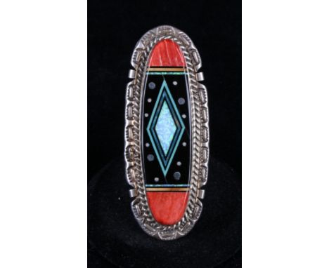 Offered in this lot is a very striking Navajo native american, sterling silver ring with detailed Inlay of the night sky. The