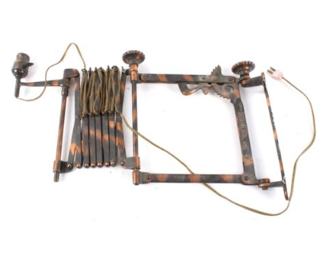 Included in this lot we have a W. D. Allison Co. Victorian copper flash extension bracket wall lamp. The lamp displays copper