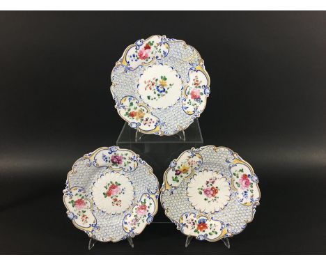 THREE H &amp; R DANIEL PLATES circa 1828, in the Mayflower design, diameter 22.5cm (3)