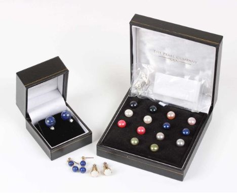 A pair of gold and opal single stone earstuds, indistinct marks, weight excluding butterflies 2g, diameter 0.8cm, a pair of g