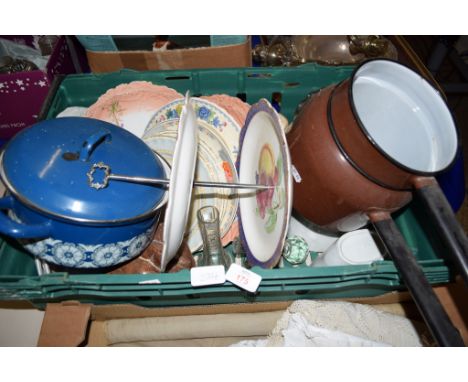 BOX CONTAINING MAINLY CERAMIC KITCHEN WARES, TOGETHER WITH SAUCEPANS ETC