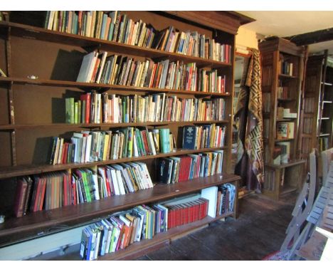 Bookcase H - Large quantity of good quality contemporary books principally covering trees, architecture, garden plans, partic