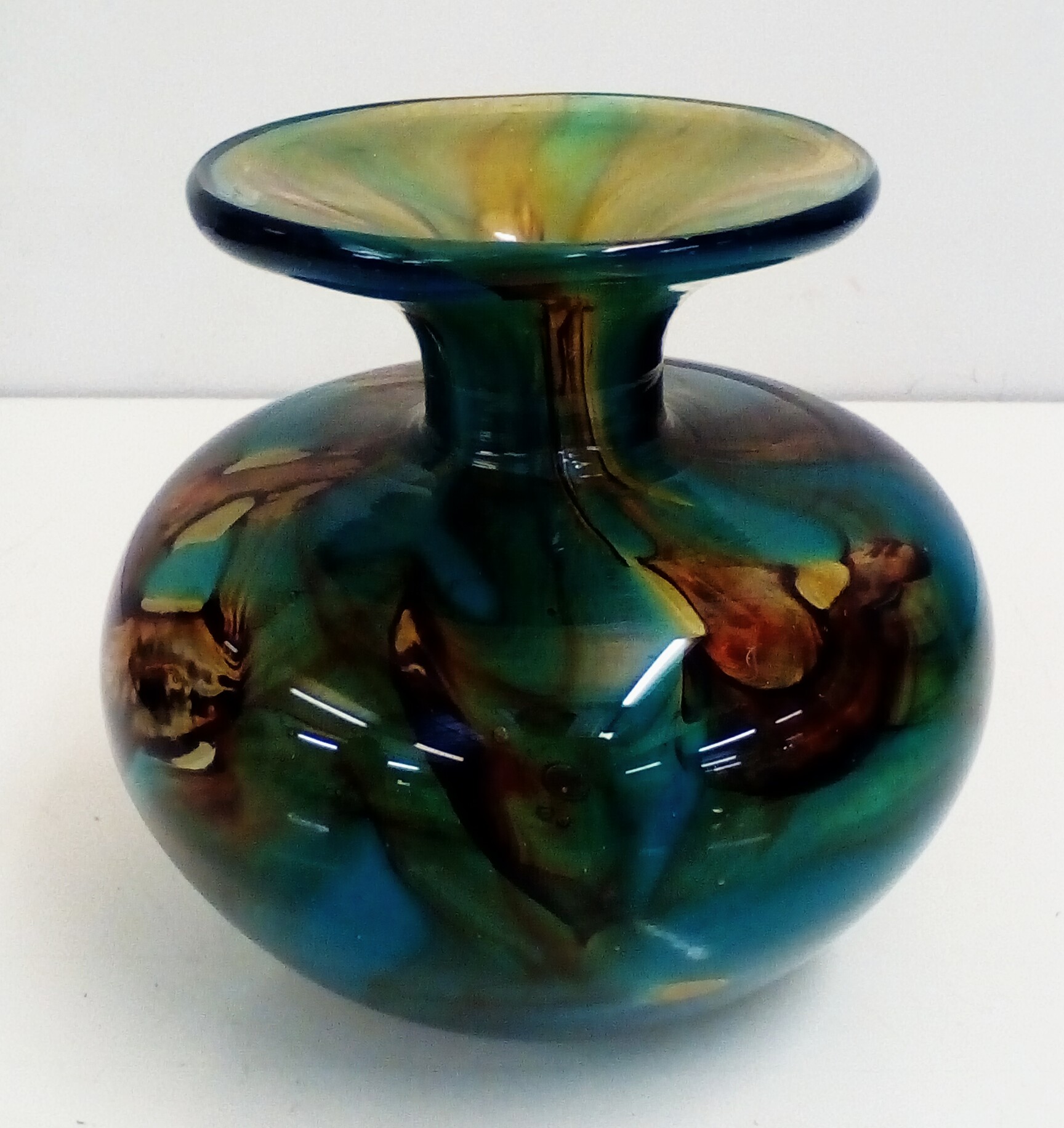 Mdina art glass vase, signed, height 9cm