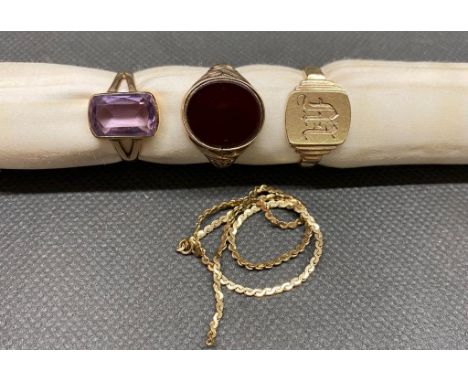 3 9ct gold rings and a broken chain 12.2 grams