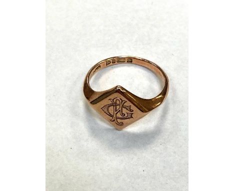 A gent's 9ct gold lozenge-shaped signet ring, size S.  CONDITION REPORT: 4.5g