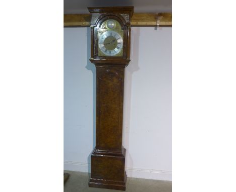 James Green Gloucester 1685 to 1743 - A good quality month going long case clock with a brass dial, embossed Jam Green Glouce